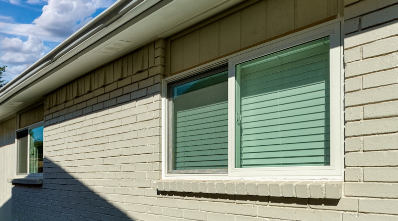 White Andersen 100 Series windows on a Dallas, Texas home.